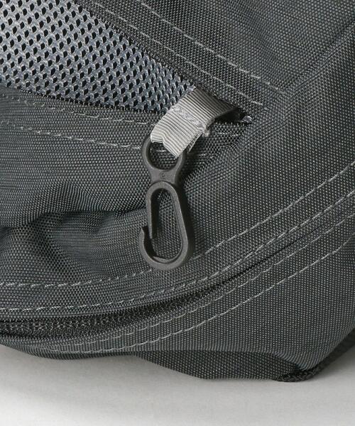 THE NORTH FACE（ザノースフェイス）の「＜THE NORTH FACE（ザ ノースフェイス）＞スウィープ ウエストバッグ -ユニセックス-（ボディバッグ/ウエストポーチ・メンズ・ブラック/ダークグレー・FREE）」の7枚目の写真