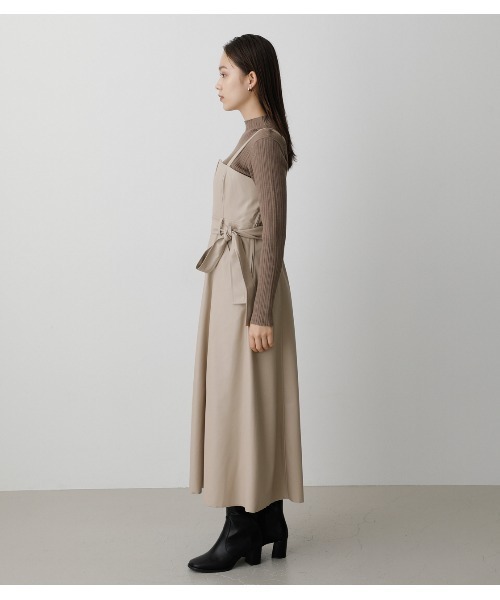 AZUL by moussy（アズールバイマウジー）の「FAUX LEATHER JUMPER SKIRT/フェイクレザージャンパースカート（つなぎ/オールインワン・レディース・ブラック/ライトベージュ・SMALL/MEDIUM）」の17枚目の写真