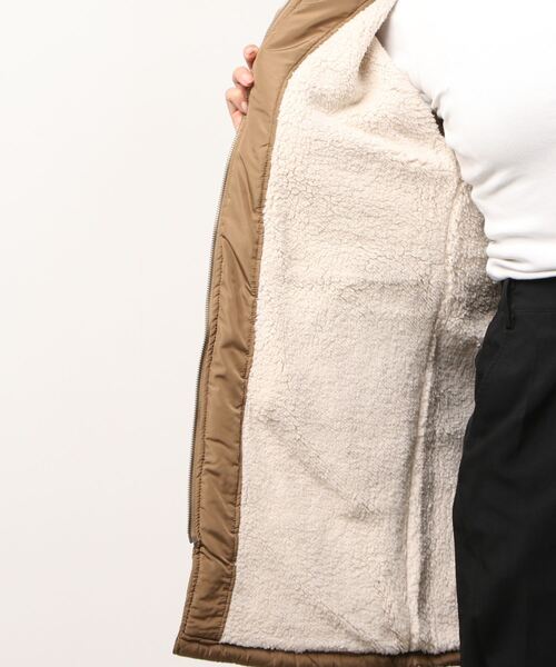 NAVY（ネイビー）の「miliCo ミリコ 裏ボア キルトロングブルゾン ミリタリーコート（ブルゾン・レディース・ブラック/ベージュ/ブラウン/カーキ・フリー）」の19枚目の写真