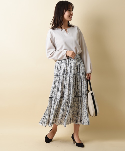 INTERPLANET（インタープラネット）の「ラインフラワープリントティアードスカート（スカート・レディース・ネイビー/オフホワイト/イエロー・FREE）」の10枚目の写真