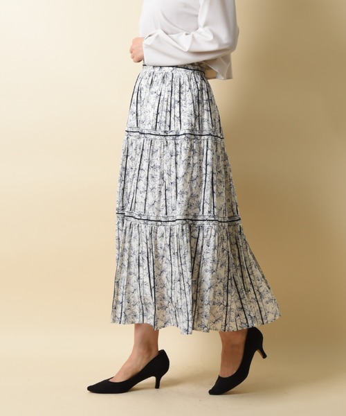 INTERPLANET（インタープラネット）の「ラインフラワープリントティアードスカート（スカート・レディース・ネイビー/オフホワイト/イエロー・FREE）」の7枚目の写真