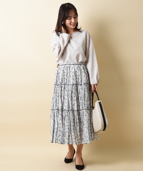 INTERPLANET（インタープラネット）の「ラインフラワープリントティアードスカート（スカート・レディース・ネイビー/オフホワイト/イエロー・FREE）」の9枚目の写真