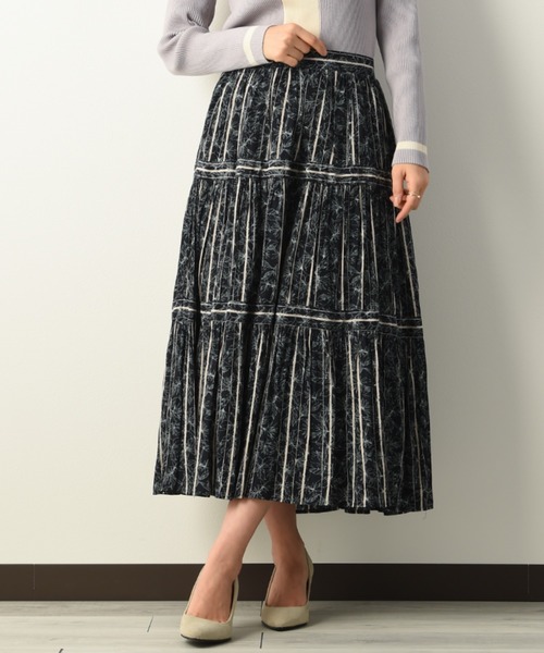 INTERPLANET（インタープラネット）の「ラインフラワープリントティアードスカート（スカート・レディース・ネイビー/オフホワイト/イエロー・FREE）」の21枚目の写真