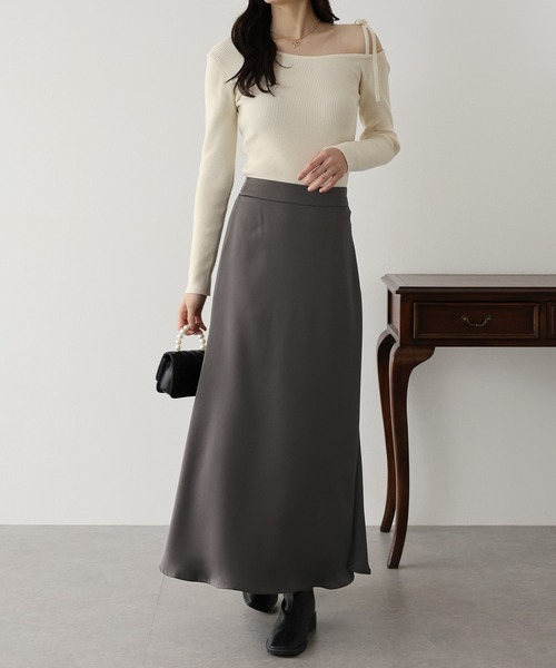 BLUEEAST（ブルーイースト）の「丈が選べるマーメイドサテンロングスカート（スカート・レディース・ブラック/ベージュ/グリーン/ブルーグレー/アイボリー/イエロー/ピンク/グレイッシュベージュ/ダークブラウン/ブラック系/アイボリー系/ホワイト系・SMALL/LARGE）」の14枚目の写真