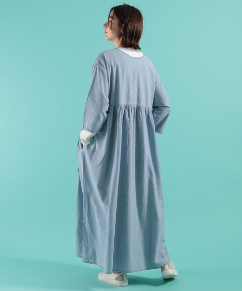 niko and...（ニコアンド）の「[niko and ...JEANS 2022SS]前後切り替えワンピース（ワンピース・レディース・ブルー・FREE）」の3枚目の写真