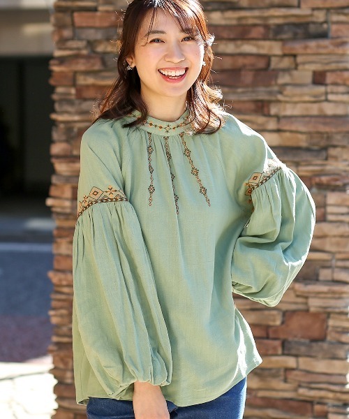 チチカカ（チチカカ）の「エスニック刺繍プルオーバー（シャツ/ブラウス・レディース・パープル/グリーン/アイボリー・FREE）」の3枚目の写真