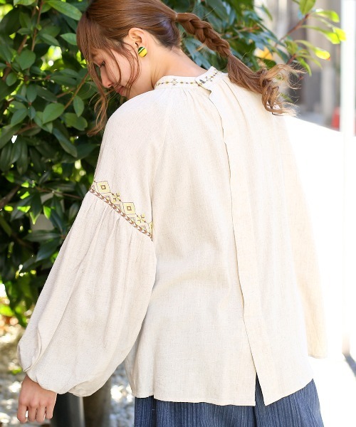 チチカカ（チチカカ）の「エスニック刺繍プルオーバー（シャツ/ブラウス・レディース・パープル/グリーン/アイボリー・FREE）」の5枚目の写真