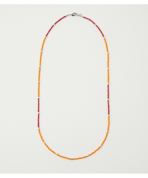 crie conforto（クリーコンフォルト）の「バイカラービーズマスクチェーン（マスク・レディース・ブラック/オレンジ/ブルー/グリーン・FREE）」の5枚目の写真