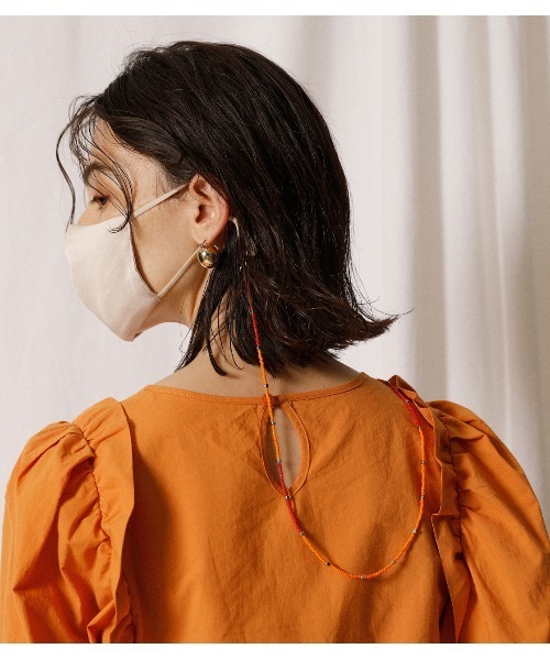 crie conforto（クリーコンフォルト）の「バイカラービーズマスクチェーン（マスク・レディース・ブラック/オレンジ/ブルー/グリーン・FREE）」の10枚目の写真