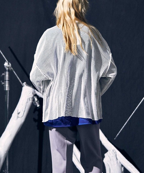 MAISON SPECIAL（メゾンスペシャル）の「《ユニセックスアイテム》メッシュプライムオーバークルーネックロングスリーブTシャツ【MAISON SPECIAL/メゾンスペシャル】（Tシャツ/カットソー・メンズ・ブラック/オフホワイト/グリーン・1/2）」の9枚目の写真