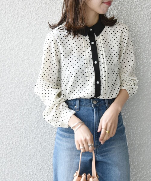 イエナ／美品❤️透けない生地バンドカラージョーゼットシャツブラウス サックスブルー パール釦バンドカラーシャツブラウス | AND ON JIONE STORE
