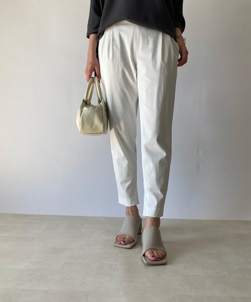 RIVE DROITE（リヴドロワ）の「インスリットパンツ（その他パンツ・レディース・ベージュ/オフホワイト/ミント/ネイビー/ブラック・38/36）」の13枚目の写真