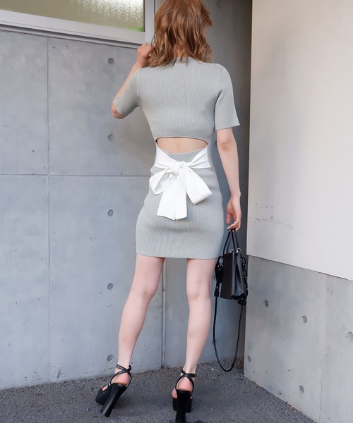 SPIRALGIRL（スパイラルガール）の「アシメショルダーバックリボンリブニットワンピース（ワンピース・レディース・グリーン/ブラック/ベージュ・FREE）」の22枚目の写真