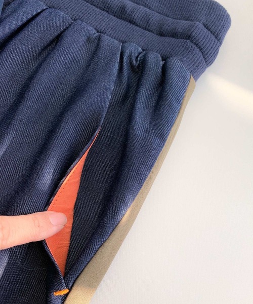 Q(キュー)の「バイカラーデニムジョガーパンツ(デニムパンツ・レディース・ネイビー/カーキ・MEDIUM)」の9枚目の写真