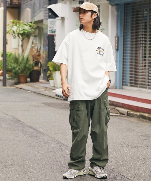 Labrador Retriever（ラブラドールリトリーバー）の「Labrador Retriever/ラブラドールレトリーバー 別注 カレッジロゴ刺繍 ビッグシルエット半袖Tシャツ（Tシャツ/カットソー・メンズ・グリーン/ホワイト/ネイビー/オートミール/スミクロ/ホワイト系/サックスブルー/ブラウン・L/M）」の13枚目の写真