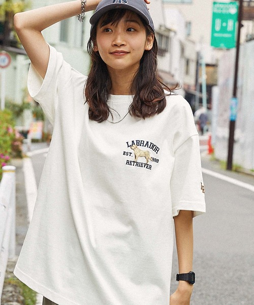 Labrador Retriever（ラブラドールリトリーバー）の「Labrador Retriever/ラブラドールレトリーバー 別注 カレッジロゴ刺繍 ビッグシルエット半袖Tシャツ（Tシャツ/カットソー・メンズ・グリーン/ホワイト/ネイビー/オートミール/スミクロ/ホワイト系/サックスブルー/ブラウン・L/M）」の15枚目の写真