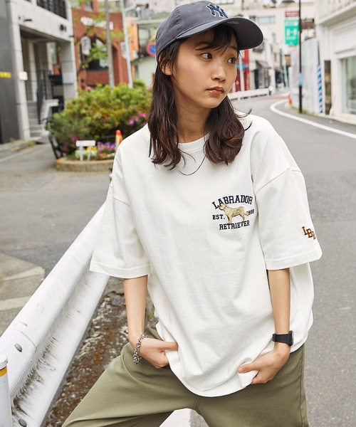 Labrador Retriever（ラブラドールリトリーバー）の「Labrador Retriever/ラブラドールレトリーバー 別注 カレッジロゴ刺繍 ビッグシルエット半袖Tシャツ（Tシャツ/カットソー・メンズ・グリーン/ホワイト/ネイビー/オートミール/スミクロ/ホワイト系/サックスブルー/ブラウン・L/M）」の18枚目の写真