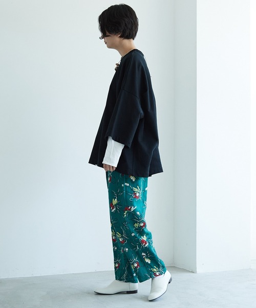 yuni(ユニ )の「ハイトインレー hem tuck oversized プルオーバー(Tシャツ/カットソー・レディース・ブラック/グリーン/ホワイト・FREE)」の5枚目の写真