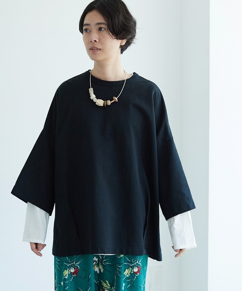 yuni(ユニ )の「ハイトインレー hem tuck oversized プルオーバー(Tシャツ/カットソー・レディース・ブラック/グリーン/ホワイト・FREE)」の7枚目の写真