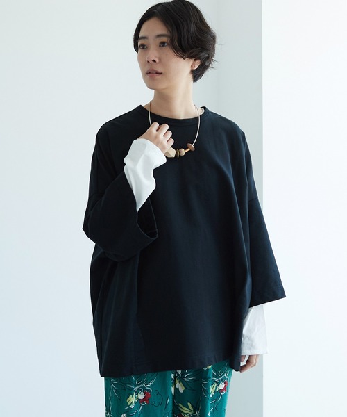 yuni(ユニ )の「ハイトインレー hem tuck oversized プルオーバー(Tシャツ/カットソー・レディース・ブラック/グリーン/ホワイト・FREE)」の9枚目の写真