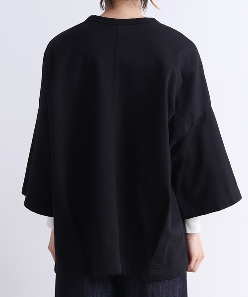 yuni(ユニ )の「ハイトインレー hem tuck oversized プルオーバー(Tシャツ/カットソー・レディース・ブラック/グリーン/ホワイト・FREE)」の14枚目の写真