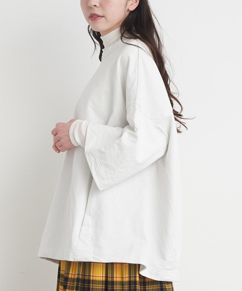 yuni(ユニ )の「ハイトインレー hem tuck oversized プルオーバー(Tシャツ/カットソー・レディース・ブラック/グリーン/ホワイト・FREE)」の18枚目の写真