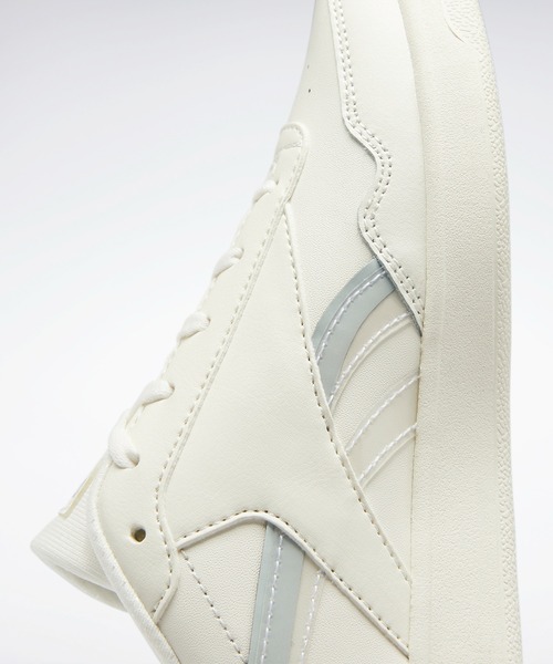 Reebok(リーボック)の「ロイヤルテック T / Royal Techque T /(スニーカー・レディース・オフホワイト・22.5cm/26.0cm/22.0cm/23.5cm/24.5cm/25.5cm/23.0cm/24.0cm/25.0cm)」の5枚目の写真
