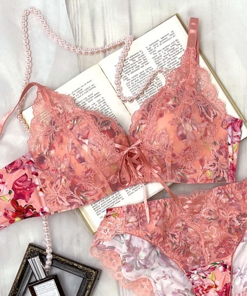aimerfeel（エメフィール）の「×▼フラワー プリンセスバスト 超盛ブラ(R) 単品ブラジャー（ブラジャー・レディース・ピンク/ホワイト/ブラック/ブルー・E65/C65/C70/B70/D65/B65/C75/D75/E70/B75/E75/D70）」の4枚目の写真