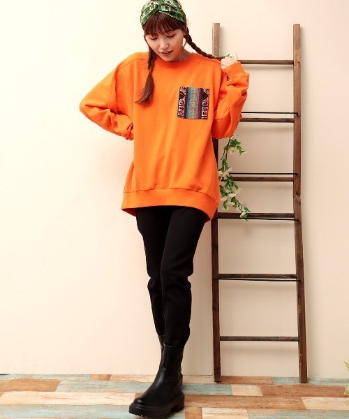 チチカカ（チチカカ）の「パッチポケットスウェットプルオーバー（スウェット・レディース・ブラック/オレンジ/その他1・FREE）」の19枚目の写真