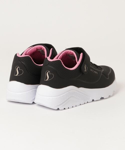 SKECHERS（スケッチャーズ）の「SKECHERS/スケッチャーズ キッズ スニーカー UNO LITE 310451L（スニーカー・キッズ・ホワイト×ピンク/ブラック×ピンク・20.5cm/22.5cm/21.5cm/19.5cm/23.5cm）」の3枚目の写真