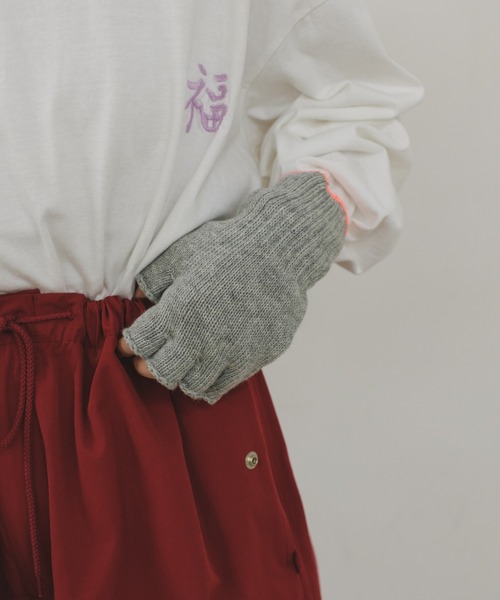 WHIMSIC（ウィムジック）の「【UNISEX】ストリングニットグローブ フィンガーレス（手袋・メンズ・パープル/グレー/チャコールグレー/オリーブ/ベージュ・FREE）」の11枚目の写真