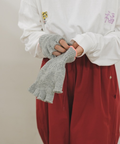 WHIMSIC（ウィムジック）の「【UNISEX】ストリングニットグローブ フィンガーレス（手袋・メンズ・パープル/グレー/チャコールグレー/オリーブ/ベージュ・FREE）」の12枚目の写真