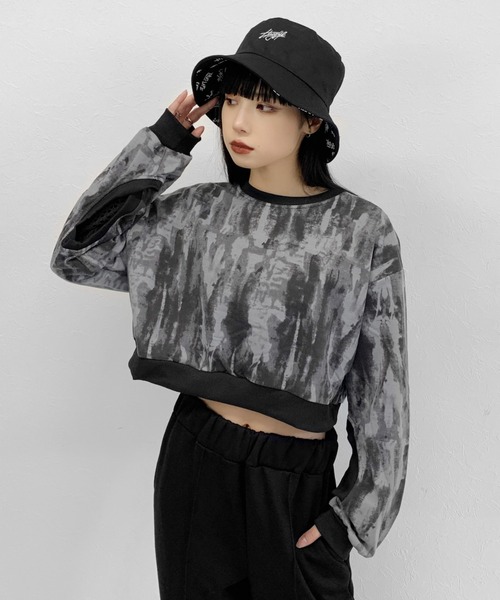 LVEU.（ラブユ.）の「【ZOZOTOWN限定】Tie-dye cropped design top / タイダイ柄クロップドデザイントップス（Tシャツ/カットソー・レディース・ブラック・FREE）」の12枚目の写真
