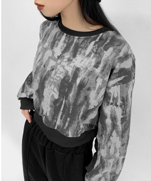 LVEU.（ラブユ.）の「【ZOZOTOWN限定】Tie-dye cropped design top / タイダイ柄クロップドデザイントップス（Tシャツ/カットソー・レディース・ブラック・FREE）」の13枚目の写真