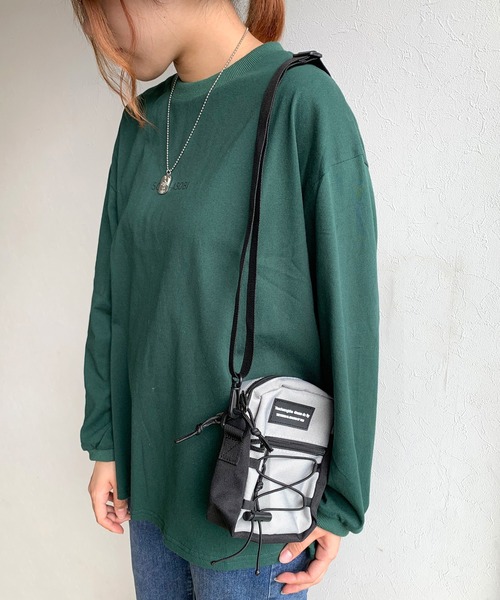 CRB(シーアールビー)の「【撥水加工】メッシュスマホショルダーバッグ(ショルダーバッグ・レディース・ベージュ/ブラック/グレー・F)」の9枚目の写真
