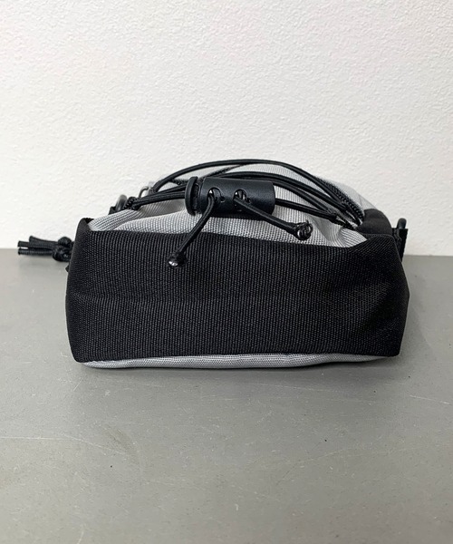CRB(シーアールビー)の「【撥水加工】メッシュスマホショルダーバッグ(ショルダーバッグ・レディース・ベージュ/ブラック/グレー・F)」の16枚目の写真