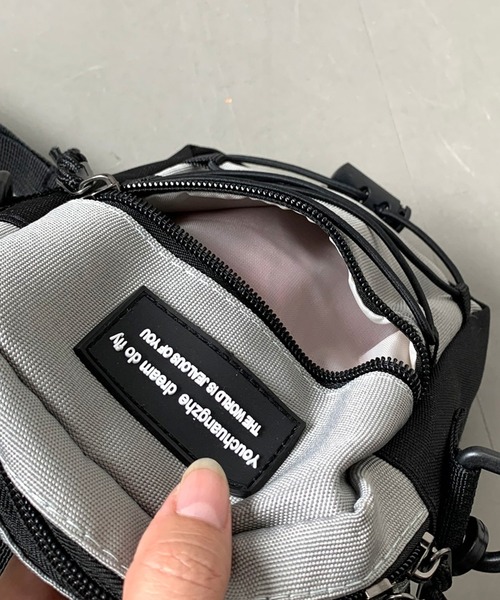 CRB(シーアールビー)の「【撥水加工】メッシュスマホショルダーバッグ(ショルダーバッグ・レディース・ベージュ/ブラック/グレー・F)」の19枚目の写真