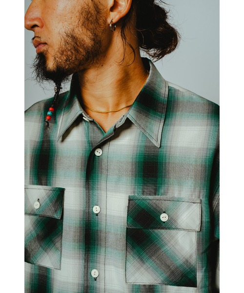 BIG MIKE(ビッグマイク)の「BIG MIKE ビックマイク / 26春夏新作 セットアップ対応 長袖 レーヨンミックス オンブレチェックシャツ 脇スリットタイプ //// 102615200 102615201 102615202 102615204(シャツ/ブラウス・メンズ・ホワイト×ネイビー/ブラック×ホワイト/グレー×ピンク/ホワイト×グリーン・MEDIUM/LARGE/X-LARGE/XX-LARGE)」の8枚目の写真