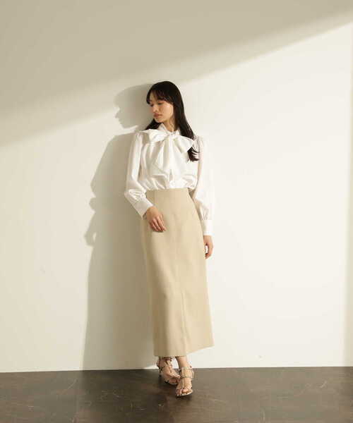 NATURAL BEAUTY BASIC(ナチュラルビューティーベーシック)の「ビッグリボン2WAYシャツ(シャツ/ブラウス・レディース・オフホワイト/イエロー/チャコールグレー・SMALL/MEDIUM)」の12枚目の写真