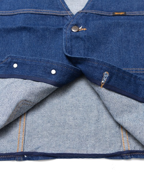 Wrangler（ラングラー）の「［Wrangler ラングラー］UNLINED DENIM VEST IN PREWASHED デニムジレベスト（ベスト・メンズ・インディゴブルー・S/M/L/XL）」の4枚目の写真