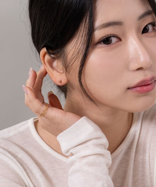 CEMONEMO(セモネモ)の「【金属アレルギー対応】 デイリー メタルボール ポイント ピアス / silver925(ピアス(両耳用)・レディース・ゴールド/シルバー・FREE)」の3枚目の写真