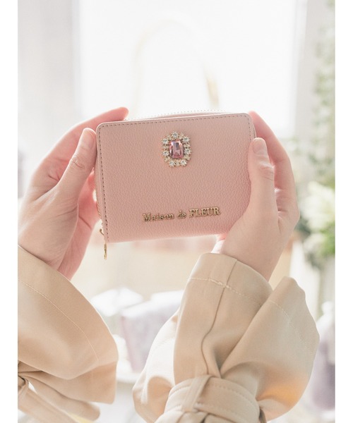 Maison de FLEUR（メゾンドフルール）の「ビジューロゴミニ