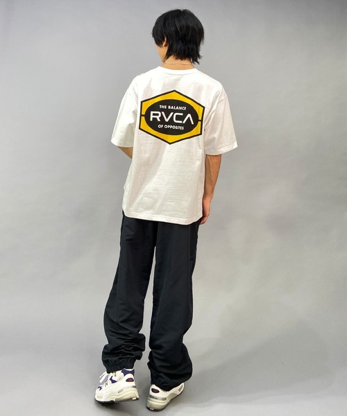 RVCA(ルーカ)の「RVCA/ルーカ オーバーサイズ バックプリントTシャツ/クルーネックTEE/半袖Tシャツ BD041-224(Tシャツ/カットソー・メンズ・ダークブルー/ブラック/ホワイト・L/M/XL)」の8枚目の写真