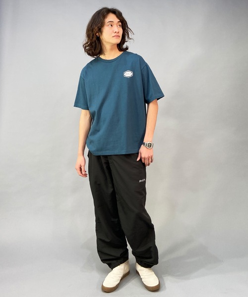 RVCA(ルーカ)の「RVCA/ルーカ オーバーサイズ バックプリントTシャツ/クルーネックTEE/半袖Tシャツ BD041-224(Tシャツ/カットソー・メンズ・ダークブルー/ブラック/ホワイト・L/M/XL)」の14枚目の写真