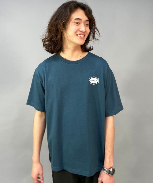 RVCA(ルーカ)の「RVCA/ルーカ オーバーサイズ バックプリントTシャツ/クルーネックTEE/半袖Tシャツ BD041-224(Tシャツ/カットソー・メンズ・ダークブルー/ブラック/ホワイト・L/M/XL)」の10枚目の写真