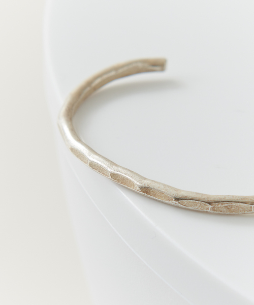 collex（コレックス）の「【Ljud/ユード】WAVEハンマーバングル（バングル/リストバンド・レディース・ゴールド/シルバー・フリー）」の12枚目の写真