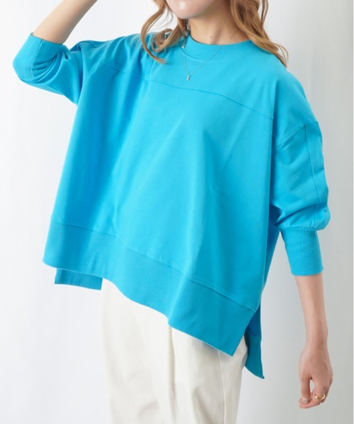 LUCA/LADY LUCK LUCA（ルカ/レディラックルカ）の「LC/LLL カットワイド切替プルオーバー / 袖ボリュームスリットプルオーバー（Tシャツ/カットソー・レディース・ブラック/オフホワイト/サックスブルー/パープル/チャコールグレー・FREE）」の4枚目の写真