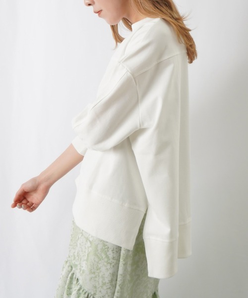 LUCA/LADY LUCK LUCA（ルカ/レディラックルカ）の「LC/LLL カットワイド切替プルオーバー / 袖ボリュームスリットプルオーバー（Tシャツ/カットソー・レディース・ブラック/オフホワイト/サックスブルー/パープル/チャコールグレー・FREE）」の10枚目の写真