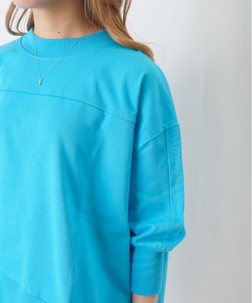 LUCA/LADY LUCK LUCA（ルカ/レディラックルカ）の「LC/LLL カットワイド切替プルオーバー / 袖ボリュームスリットプルオーバー（Tシャツ/カットソー・レディース・ブラック/オフホワイト/サックスブルー/パープル/チャコールグレー・FREE）」の15枚目の写真