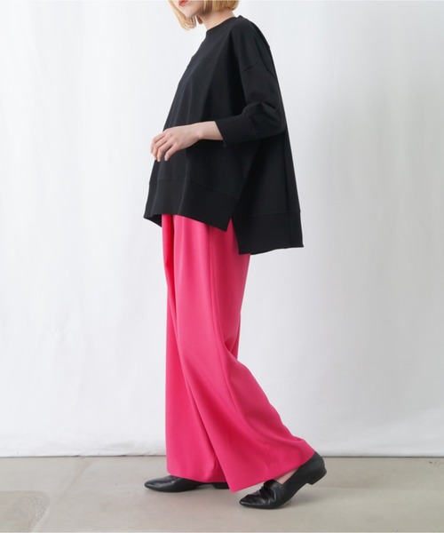 LUCA/LADY LUCK LUCA（ルカ/レディラックルカ）の「LC/LLL カットワイド切替プルオーバー / 袖ボリュームスリットプルオーバー（Tシャツ/カットソー・レディース・ブラック/オフホワイト/サックスブルー/パープル/チャコールグレー・FREE）」の17枚目の写真